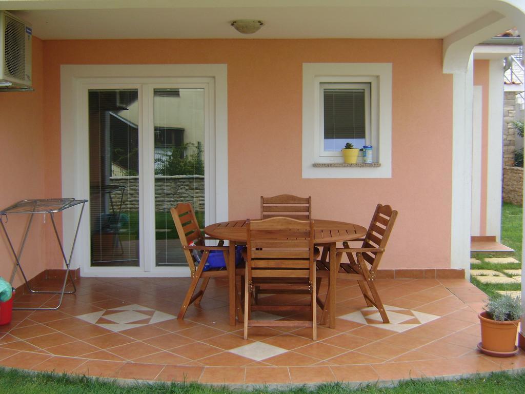 Apartments Krajacic Малинска Стая снимка
