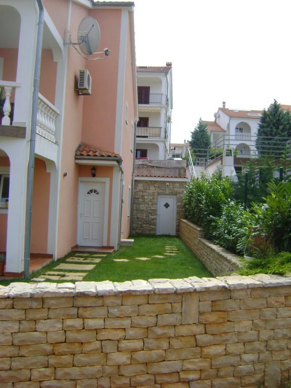 Apartments Krajacic Малинска Екстериор снимка