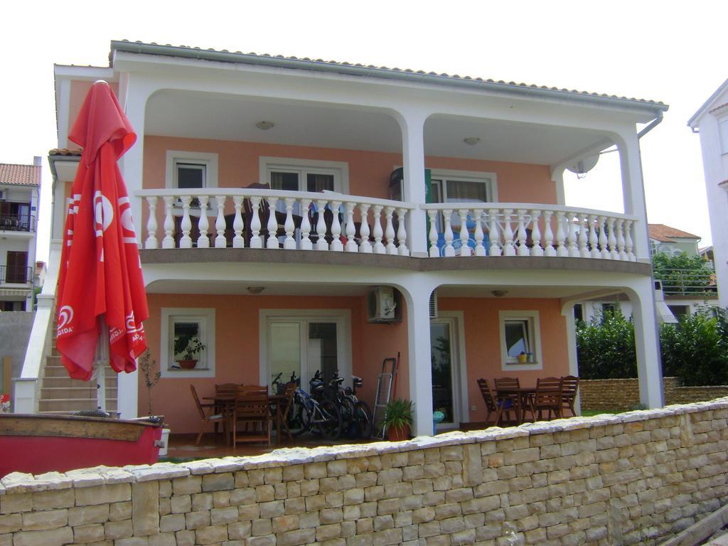 Apartments Krajacic Малинска Екстериор снимка
