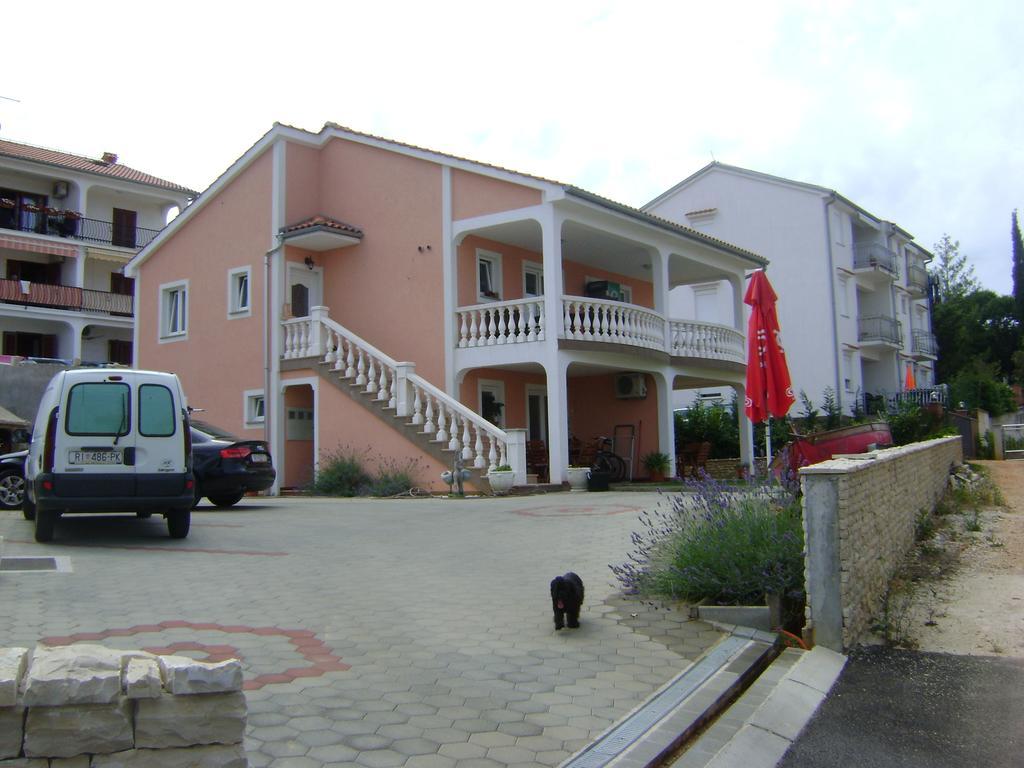 Apartments Krajacic Малинска Екстериор снимка