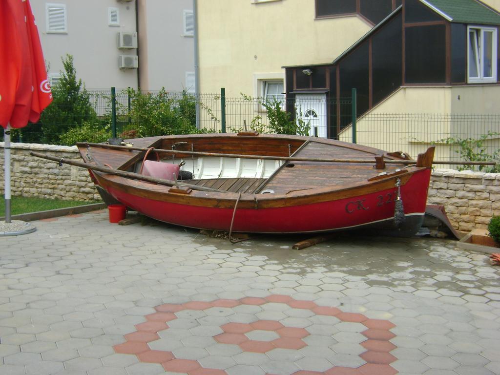 Apartments Krajacic Малинска Екстериор снимка