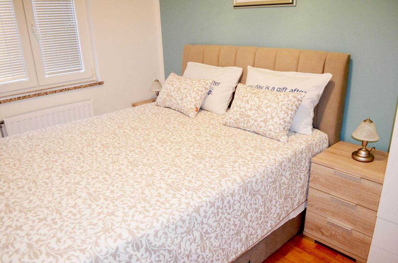 Apartments Krajacic Малинска Екстериор снимка
