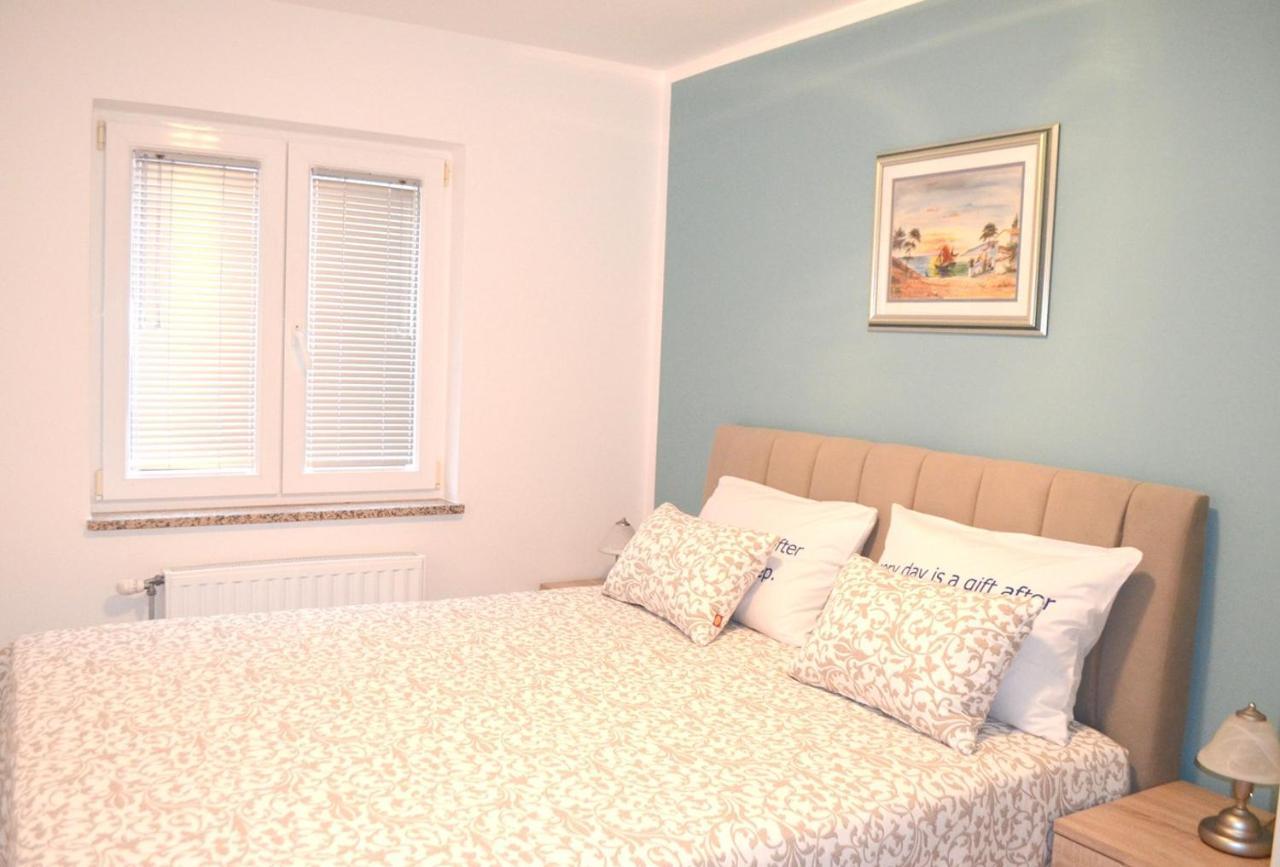 Apartments Krajacic Малинска Екстериор снимка