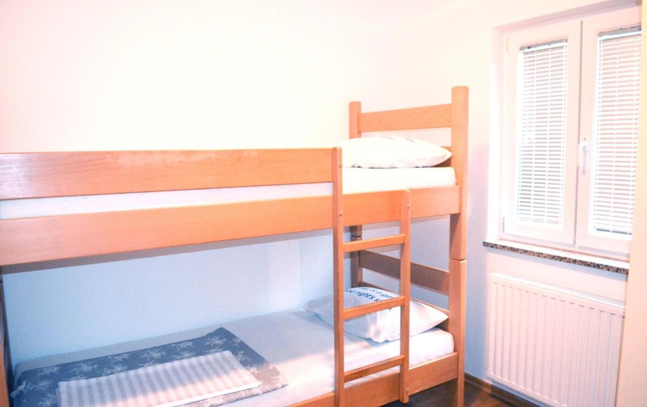 Apartments Krajacic Малинска Екстериор снимка