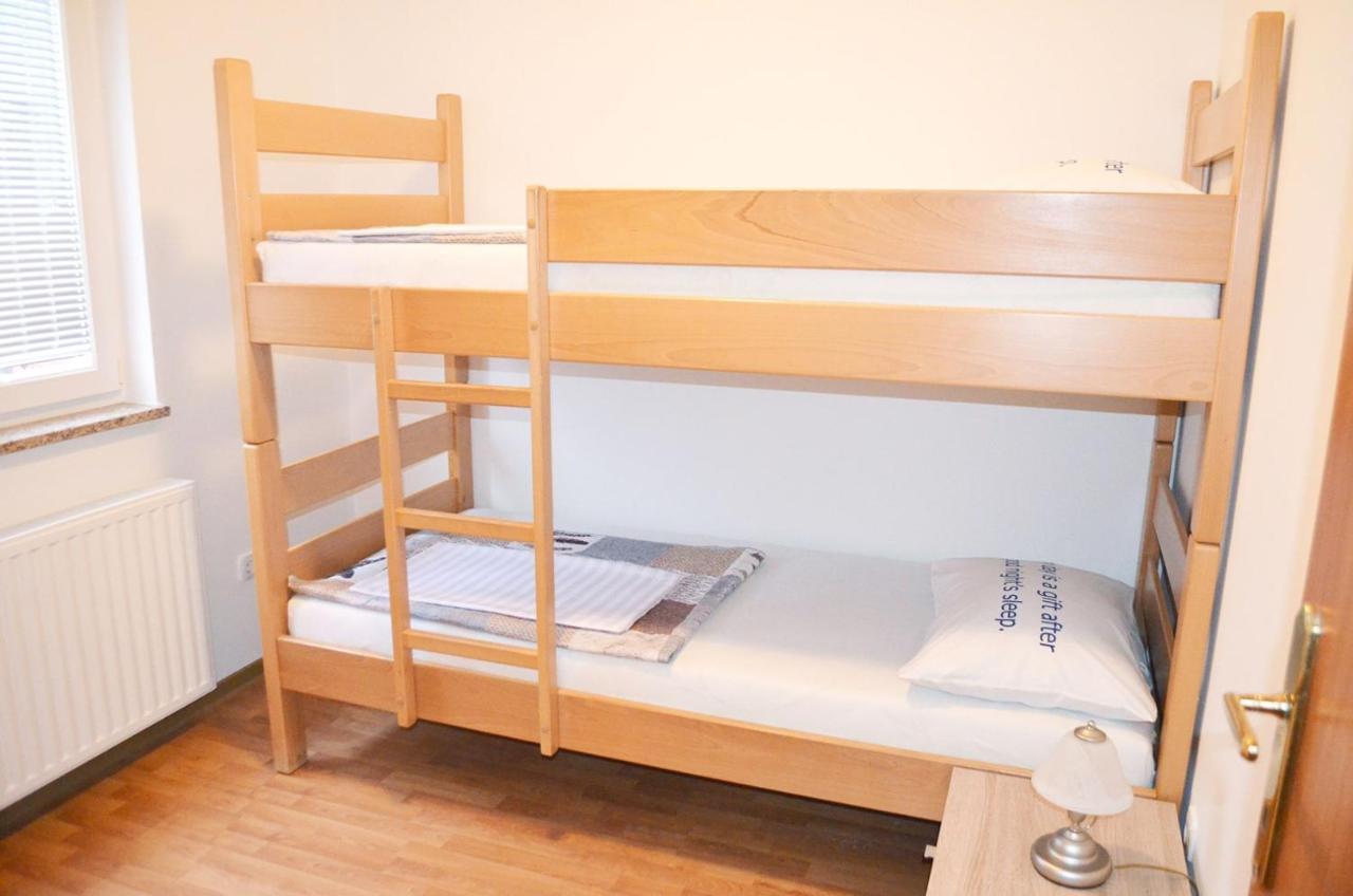 Apartments Krajacic Малинска Екстериор снимка
