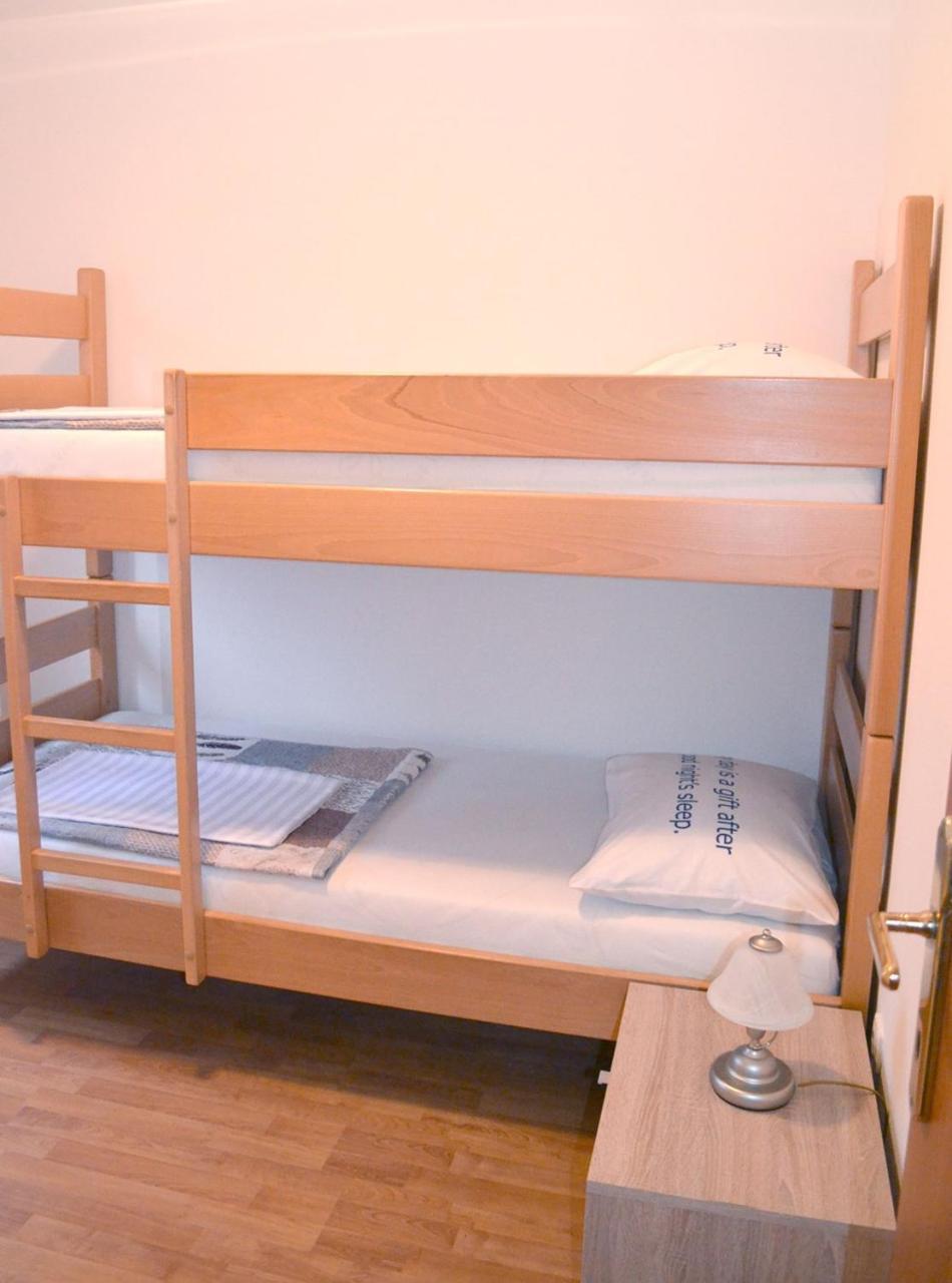 Apartments Krajacic Малинска Екстериор снимка